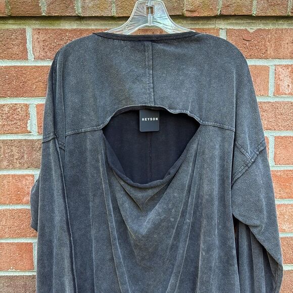 Heyson Sweatshirt Top, Walk, Don’t Run sz Large NWT Washed Black - Picture 6 of 14